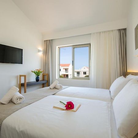 Lotus Hotel Apartments カト・ダラトソ エクステリア 写真