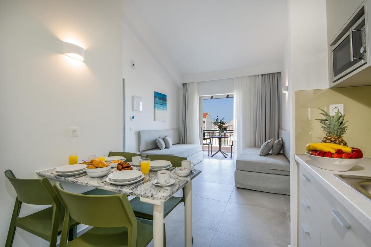 Lotus Hotel Apartments カト・ダラトソ エクステリア 写真
