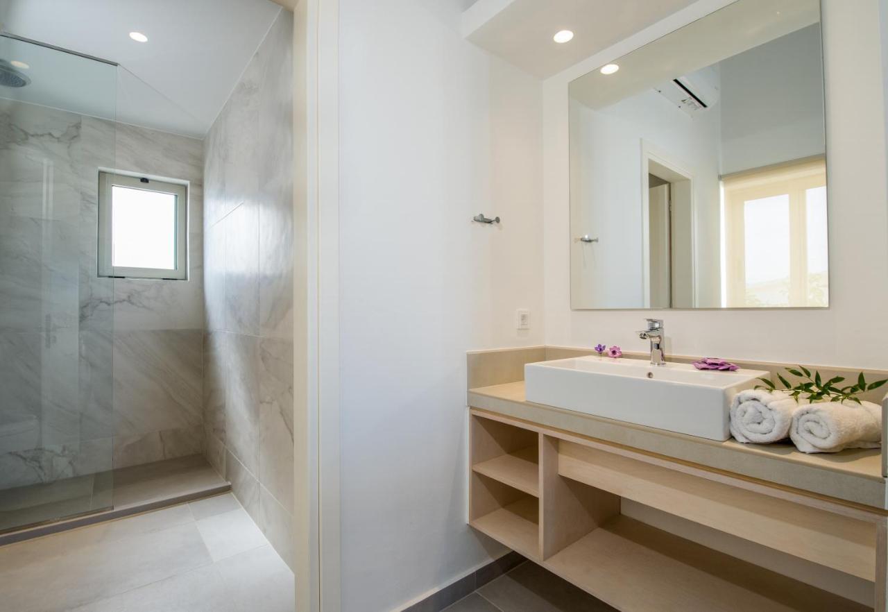 Lotus Hotel Apartments カト・ダラトソ エクステリア 写真